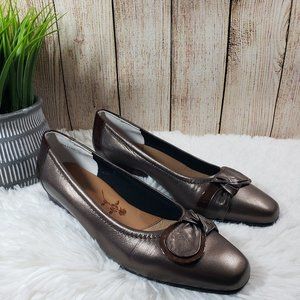 ROS HOMMERSON Size 9 Taupe, Metallic, Brown Solid Narrow Kitten Heels